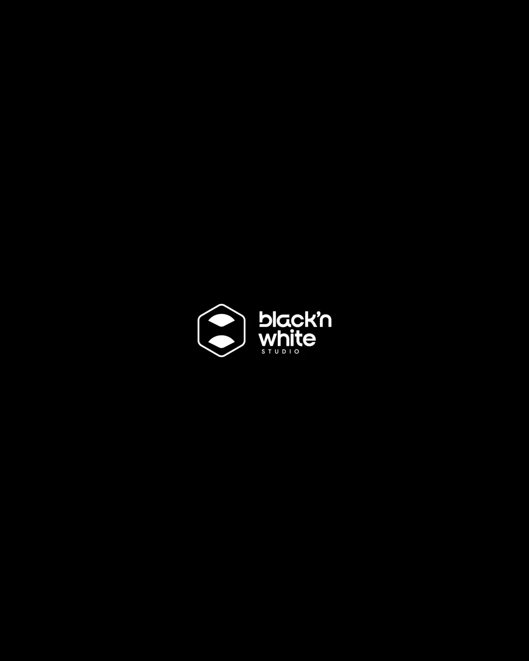 black'n white STUDIO logo review